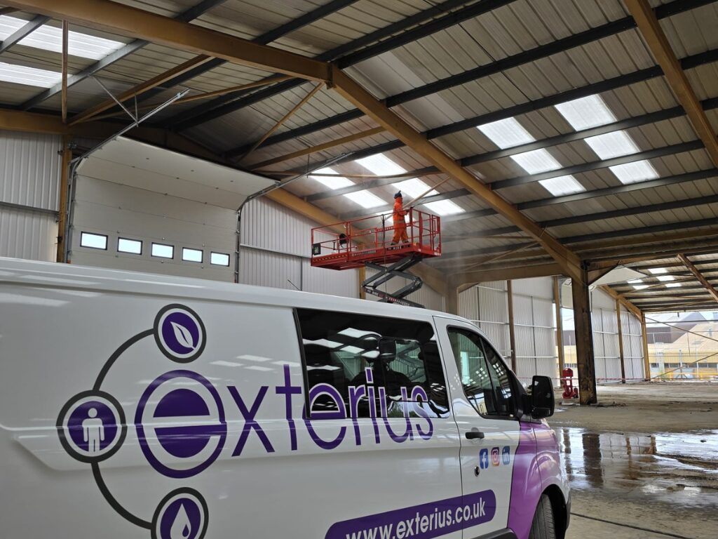 Industrial High Level Cleaning vs Daily Cleaning