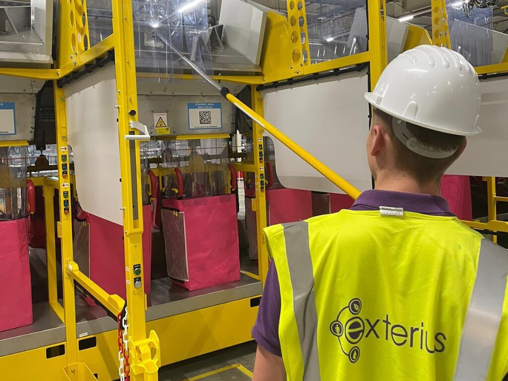 Specialist Internal Label Removal for Automated Warehouse Specialist Internal Label Removal for Automated Warehouse
