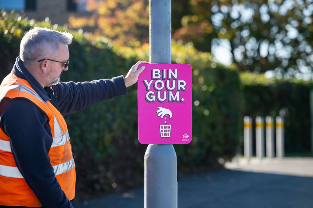 keep britain tidy exterius chewing gum grant 1